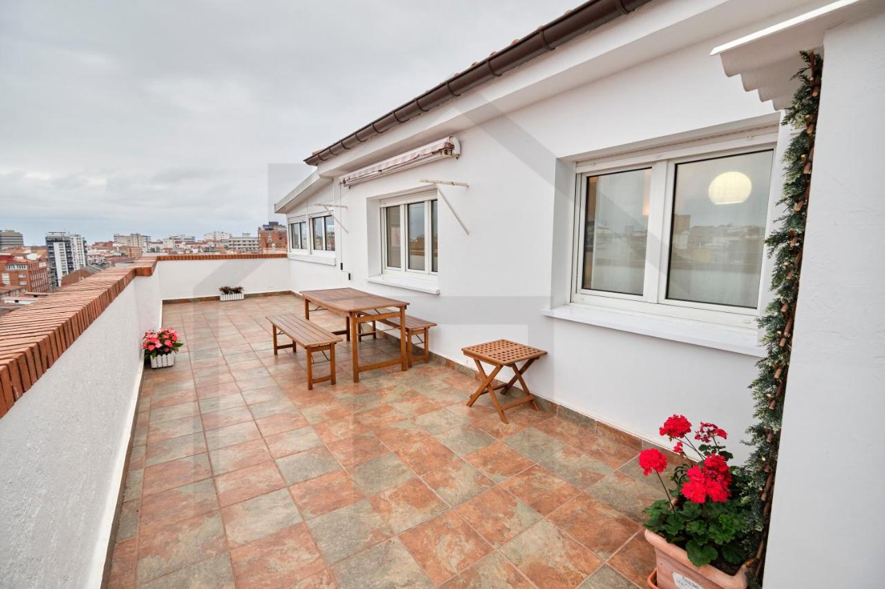 Espectacular Atico A Un Paso Del Centro De Gijon Bed & Breakfast Exterior photo